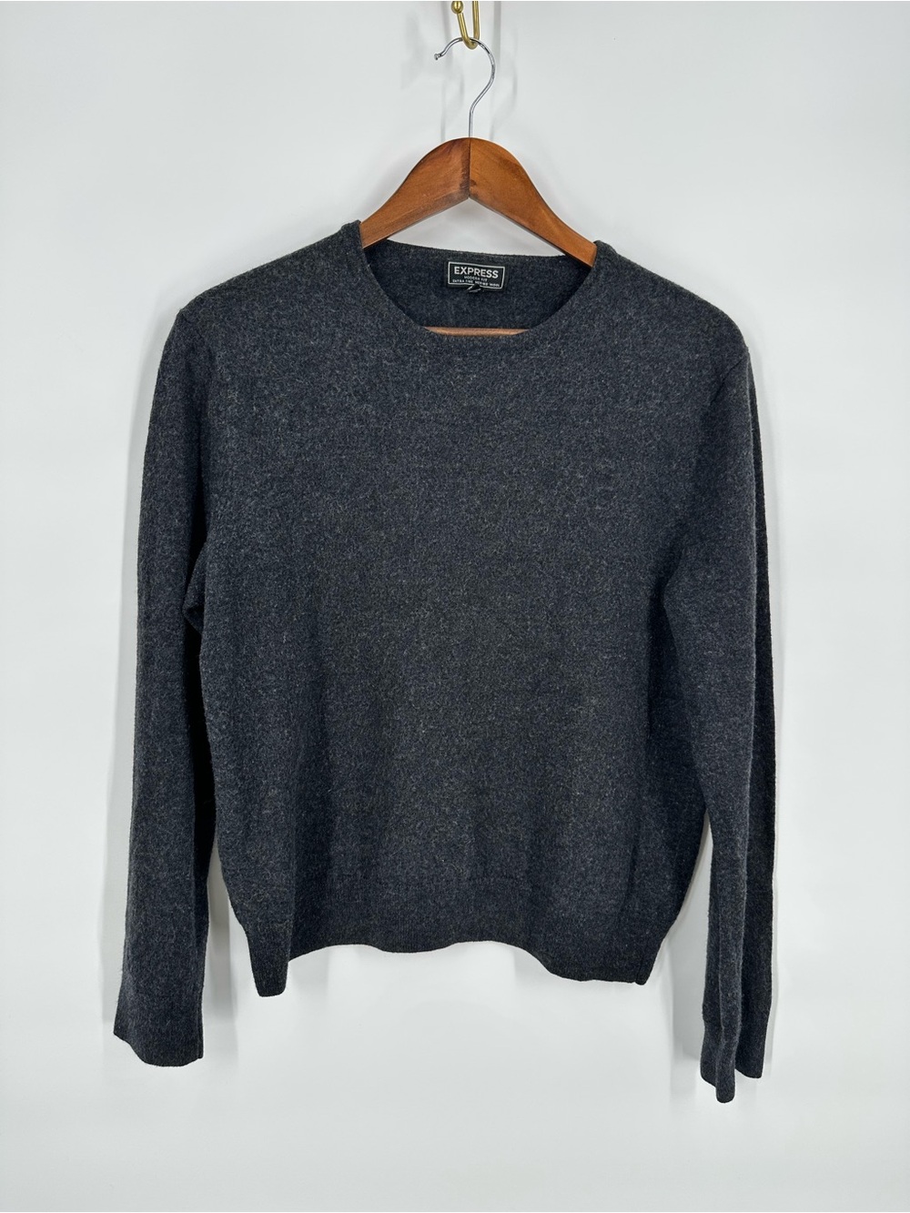 EXPRESS 100% Merino Wool Classic Vintage Crew Neckline Sweater Top Charcoal Gray
